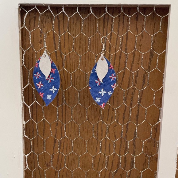 Fourth of July earrings - Picture 6 of 7